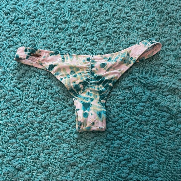 Victoria’s Secret The Itsy Bottom - Picture 2 of 4